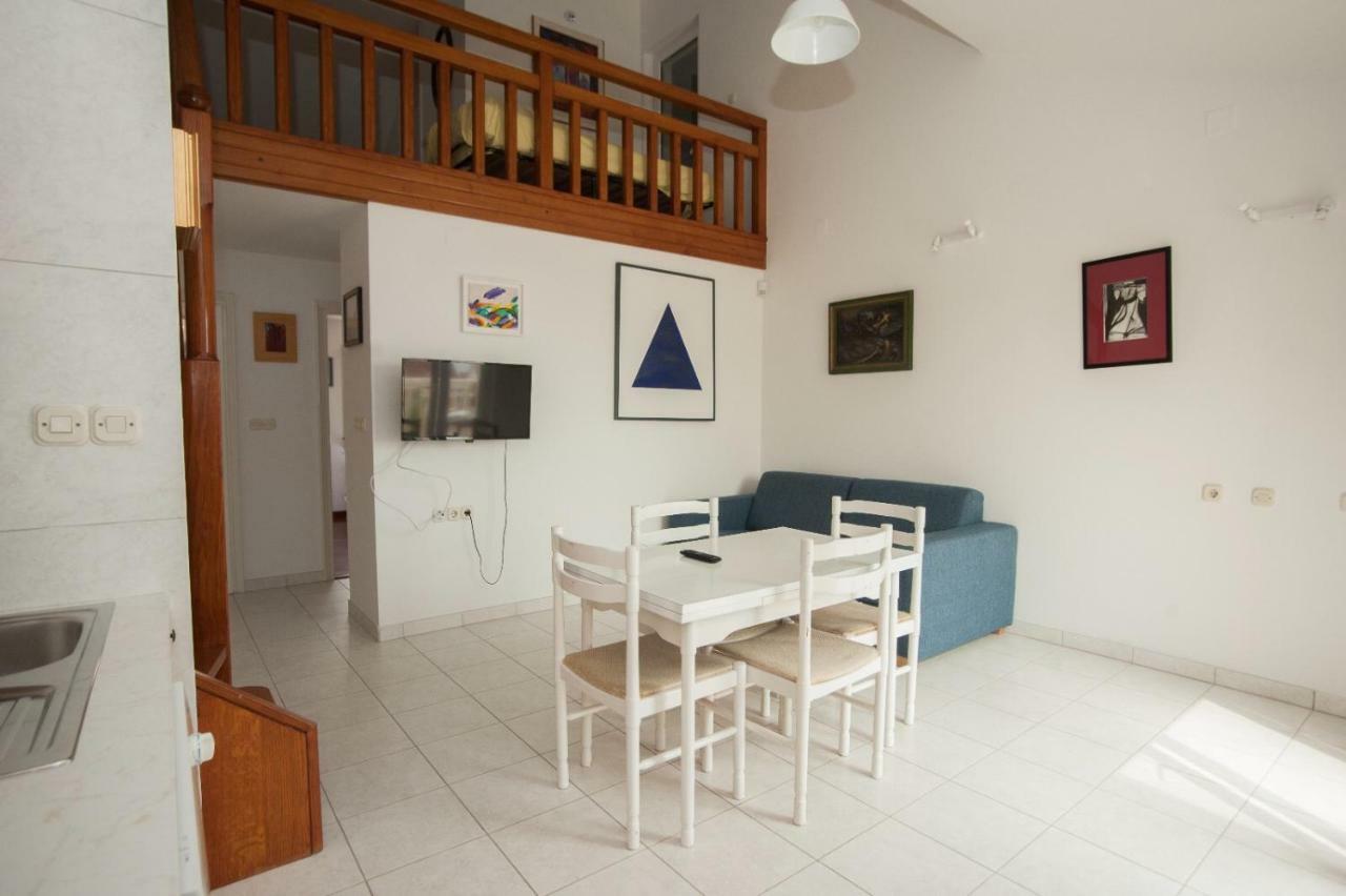 House Koloc Apartment Bol Exterior foto