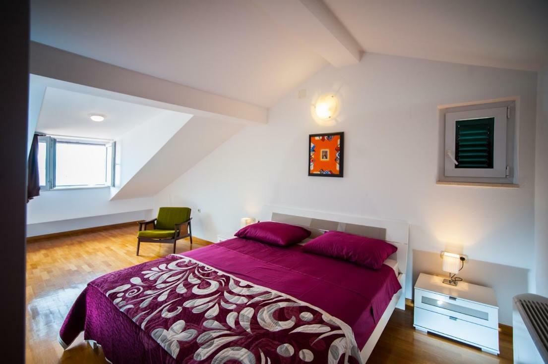 House Koloc Apartment Bol Exterior foto
